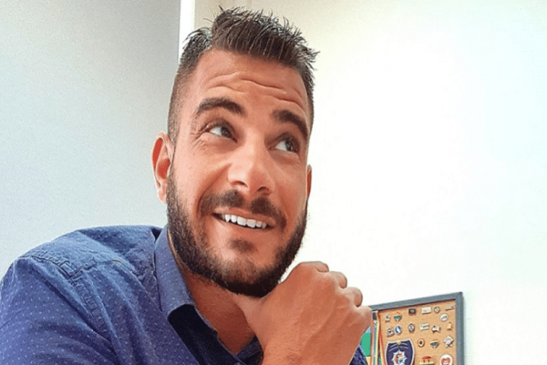 "Θα φιλιέμαι με όποιον θέλω και όπου θέλω"! Ξέσπασε ο υπαστυνόμος Μιχάλης Λώλης! (photo) - LGBT News