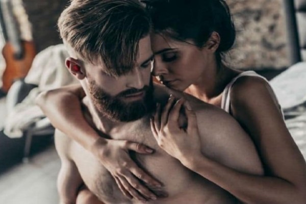 Tα σημάδια που δείχνουν ότι μαζί σου κάνει το καλύτερο σ*ξ! - SEX
